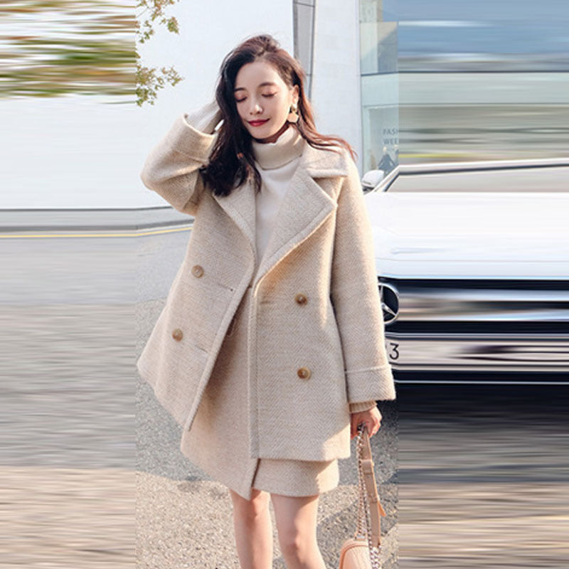 Cozy Wool Two-Piece with Modern Silhouette