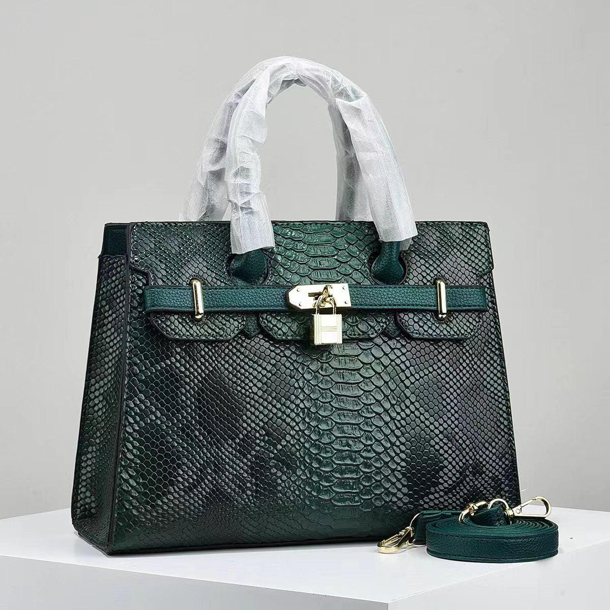 Classic Italian-Inspired Shoulder Handbag — silhouette