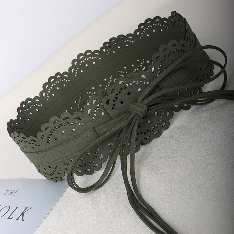 Iris Black Statement Waist Belt — model wearing