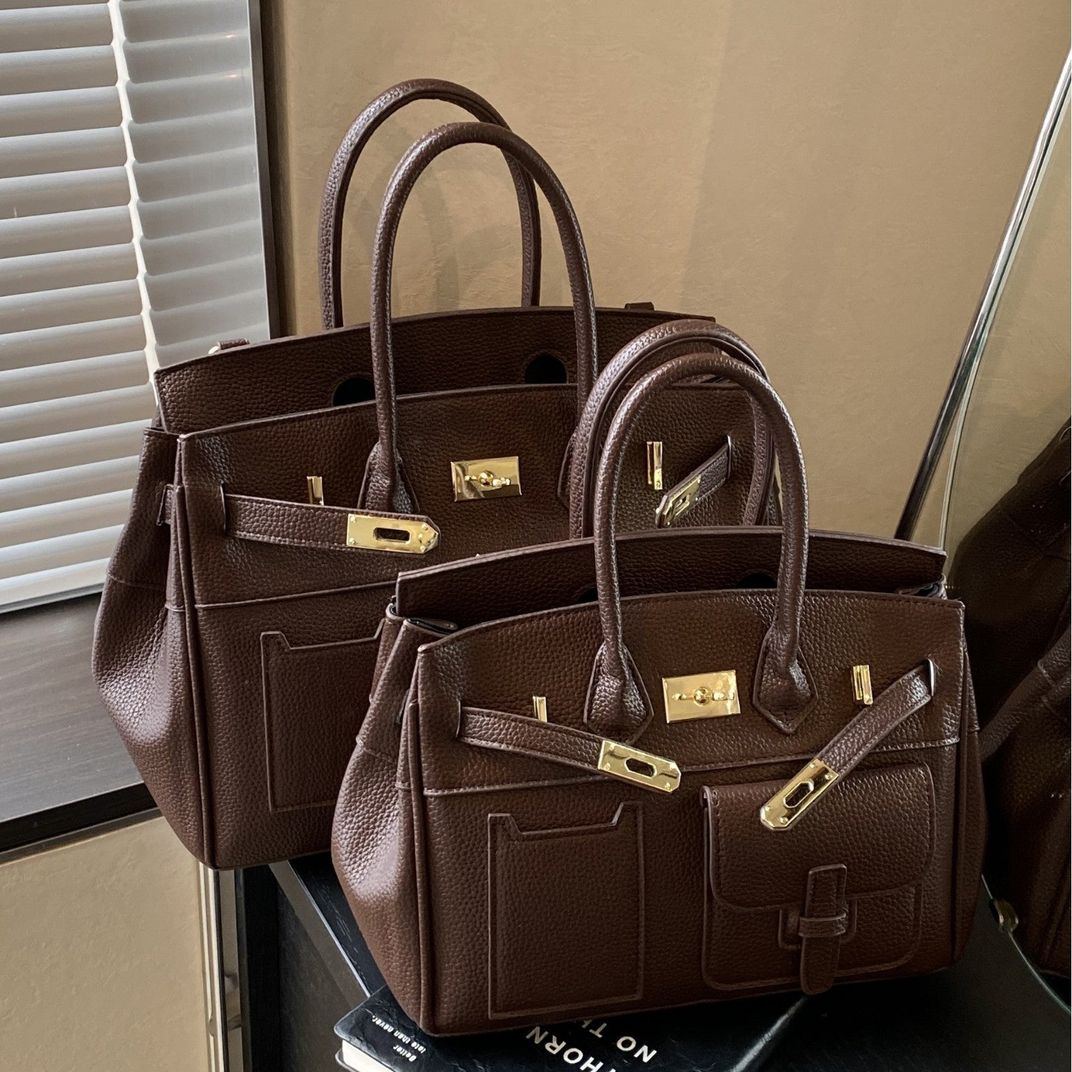 Large Italian-Inspired Capacity Tote Bag — front view