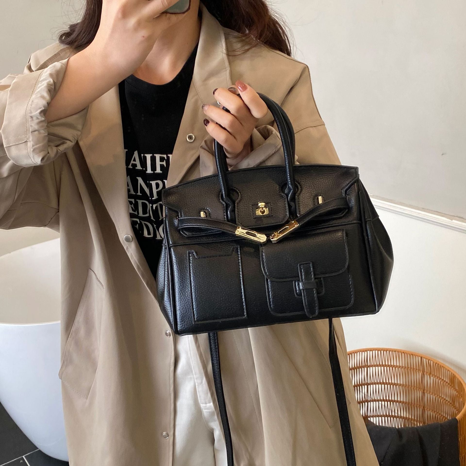 Large Italian-Inspired Capacity Tote Bag — fabric and detail