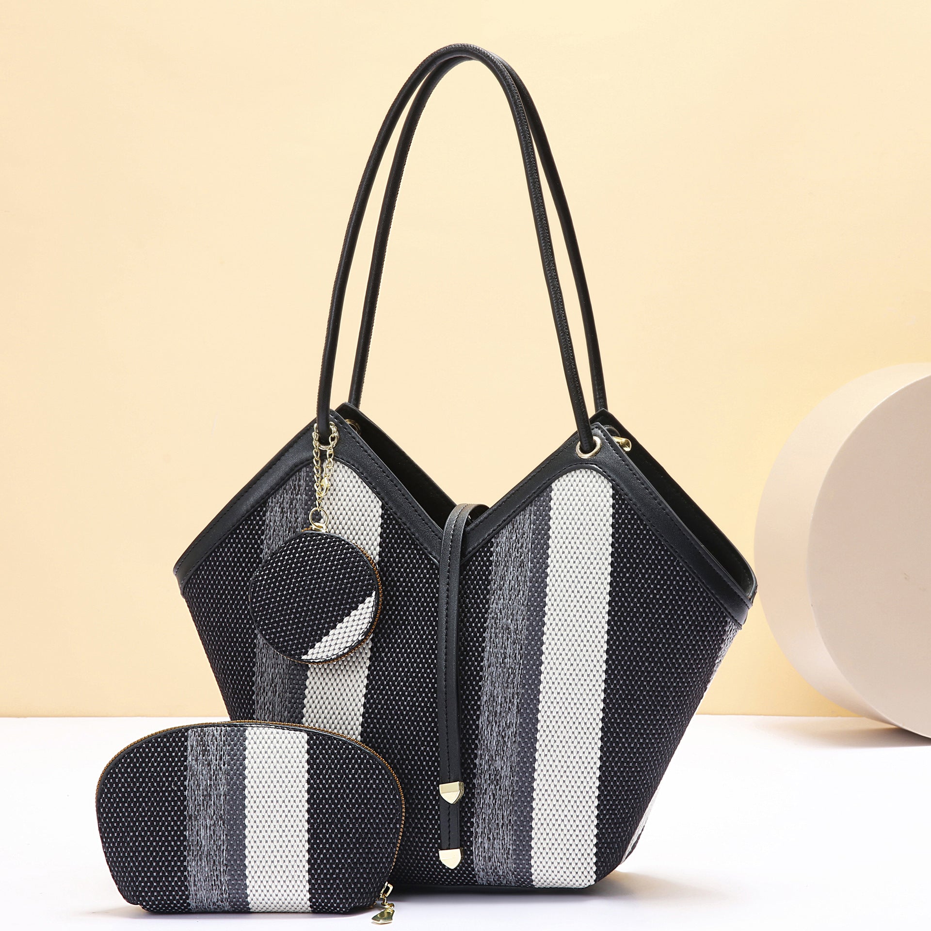 Colour Italian-Inspired Block Tote Handbag — close-up detail