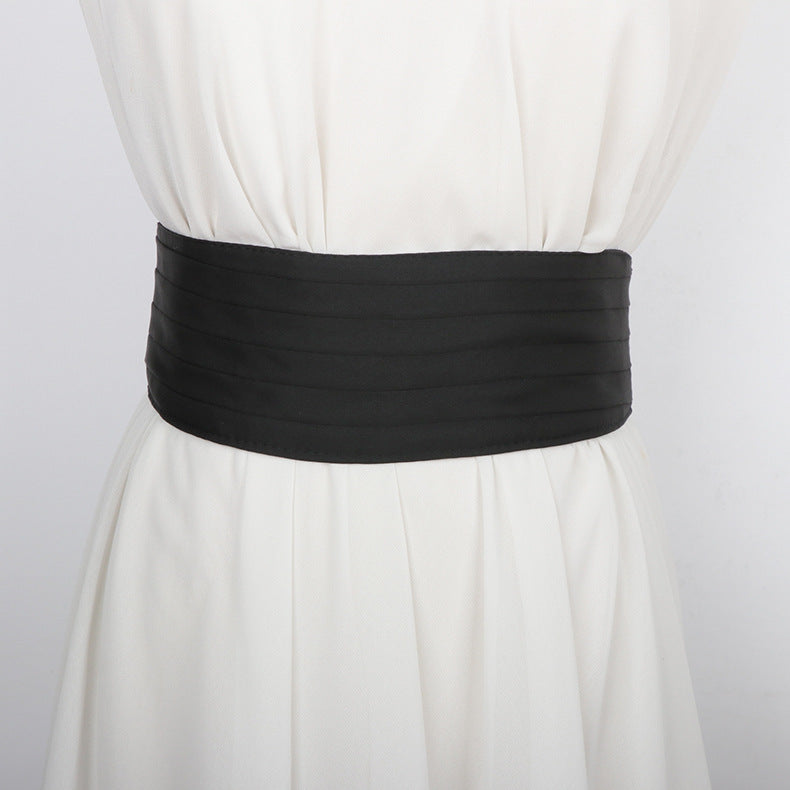 Leonie Black Statement Waist Belt — side view
